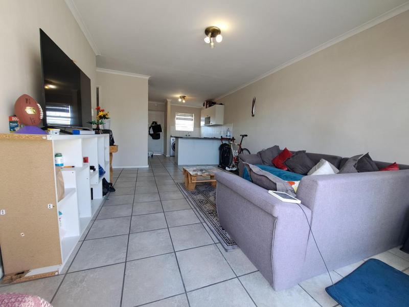 2 Bedroom Property for Sale in Oakglen Western Cape